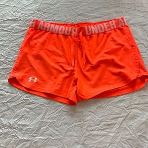 Under Armour Women’s Shorts Size Medium